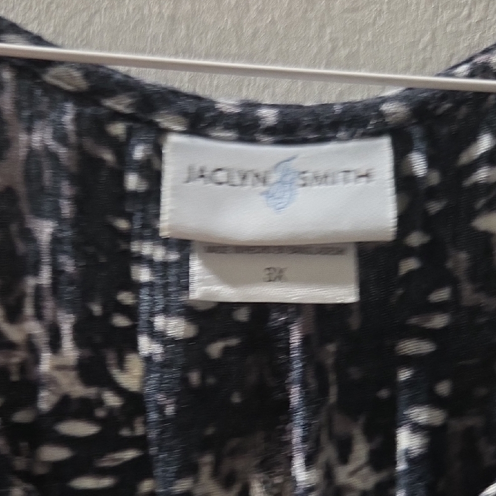 Jaclyn Smith Black and White Maxi Dress - Picture 2 of 4